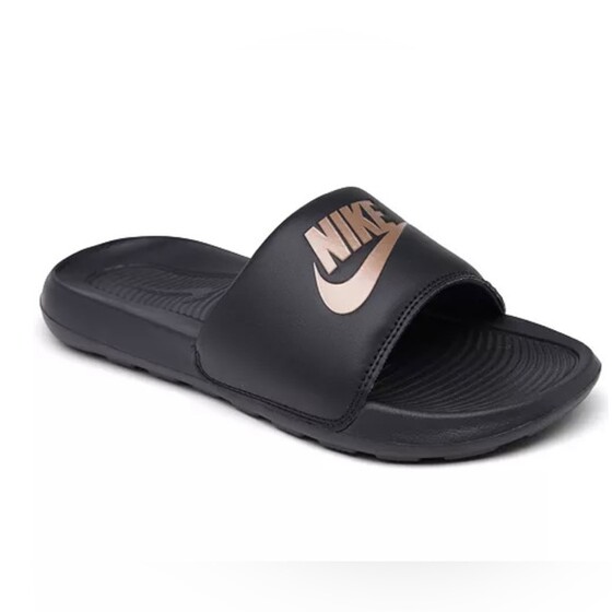 Plätud Nike W Victori One Slide must